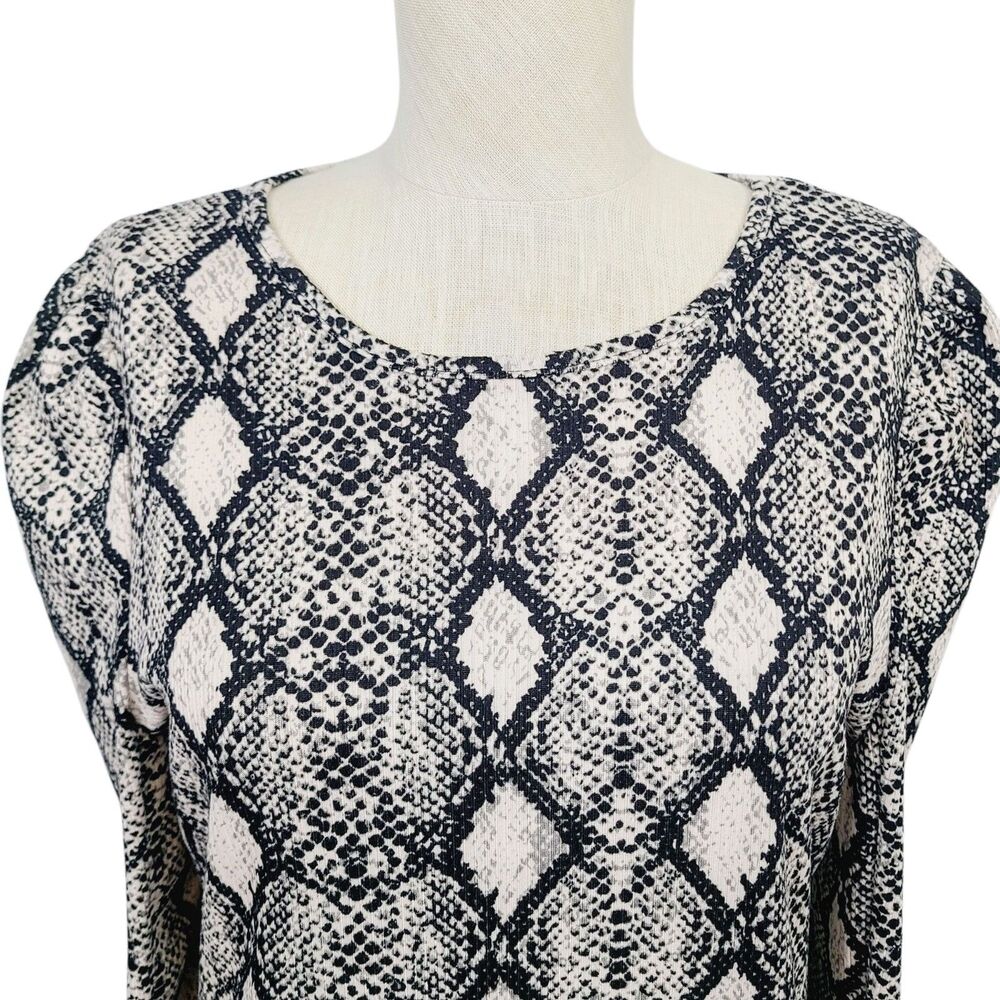 NEW Evereve Sunday In Brooklyn Top L Black Snake Print Knit Puff Sleeve Pullover - Picture 3 of 11